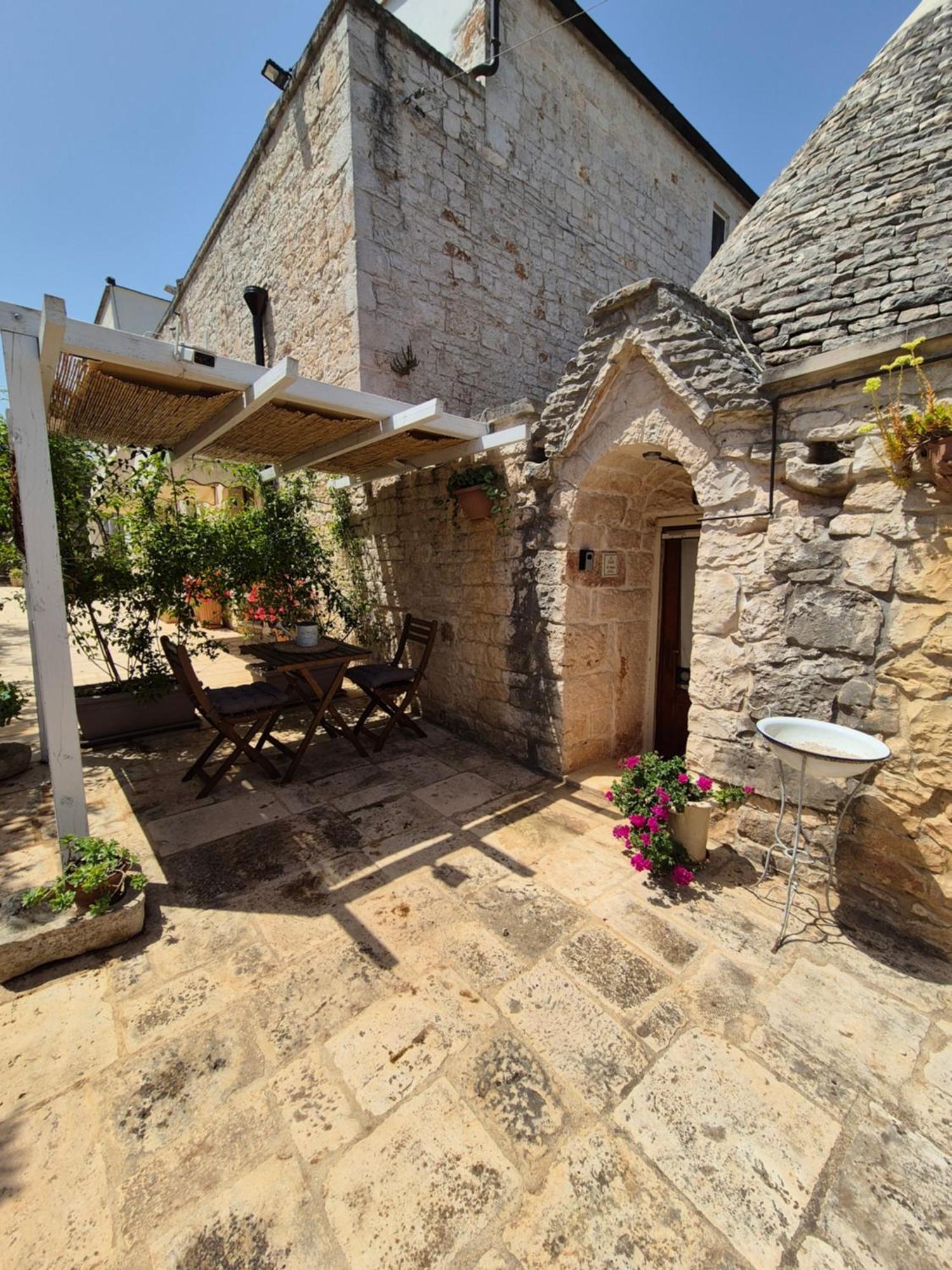 Hostal Il Trullo Di Nonna Lella Castellana Grotte Exterior foto